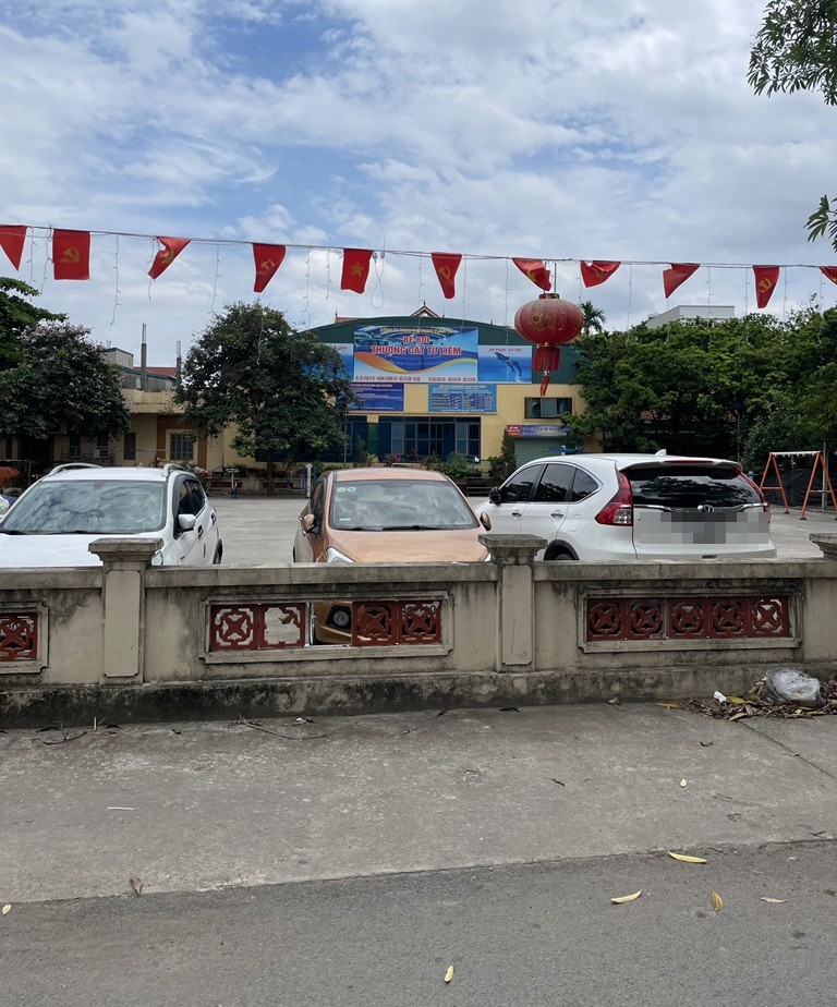 ĐẤT THƯỢNG CÁT – Ô TÔ FADIL ĐỖ CỬA- 20M Ô TÔ ĐỖ NGÀY ĐÊM- GẦN CẦU THƯỢNG CÁT.